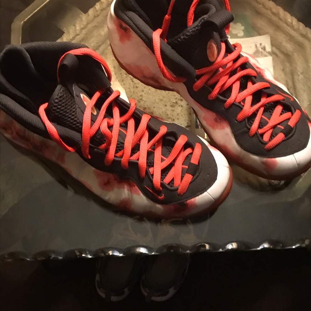 Men’s size 9.5 Nike Sneakers